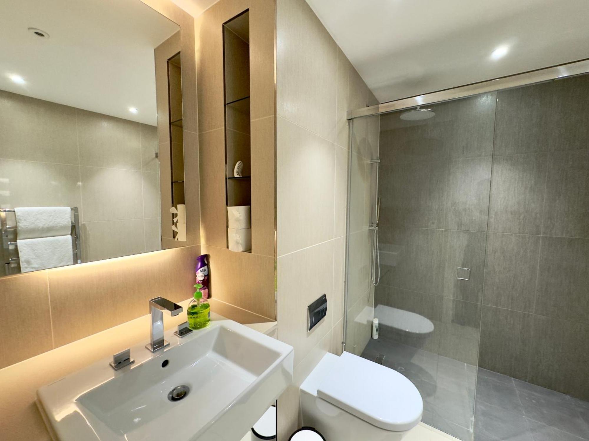 Modern Close To Tower Bridge, Sky Garden, Train And Much Apartament *